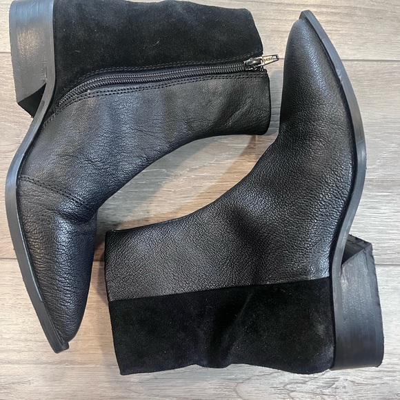 Jigsaw Chelsea Leather/Suede Pointy Black Boots - Picture 2 of 7